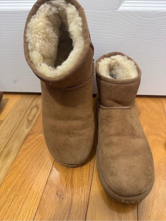 UGG Shoes - Ugh Classic Shearling Lined Chestnut Suede Boots